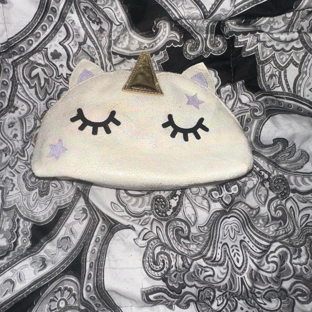 White and Gold Cosmetic Bag with Whimsical Unicorn Design